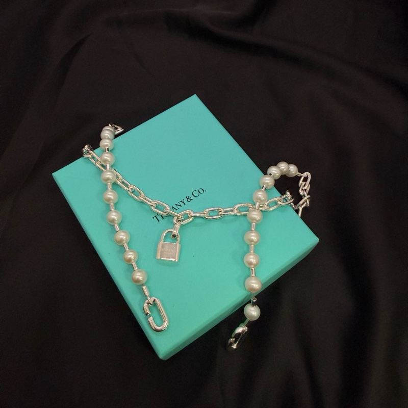 Tiffany蒂芙尼HardWear系列Ag925銀珍珠➕小鎖手鍊-1