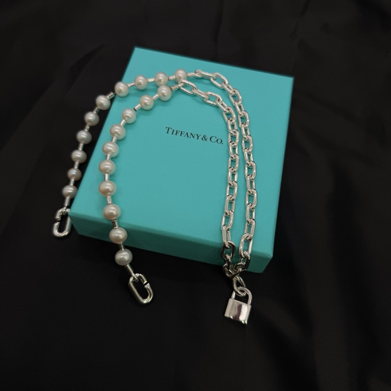 Tiffany蒂芙尼HardWear系列Ag925銀珍珠➕小鎖手鍊-2