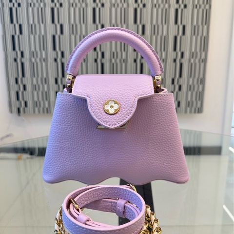 芯片款99新 LV粉色波浪卡普辛。