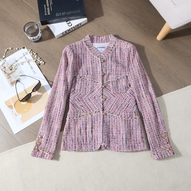 CHANEL粉彩粗花呢小香風套裝-4