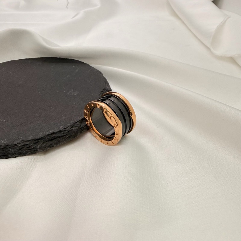 Bvlgari寶格麗玫瑰金四環黑陶瓷戒指52號 單品。-0