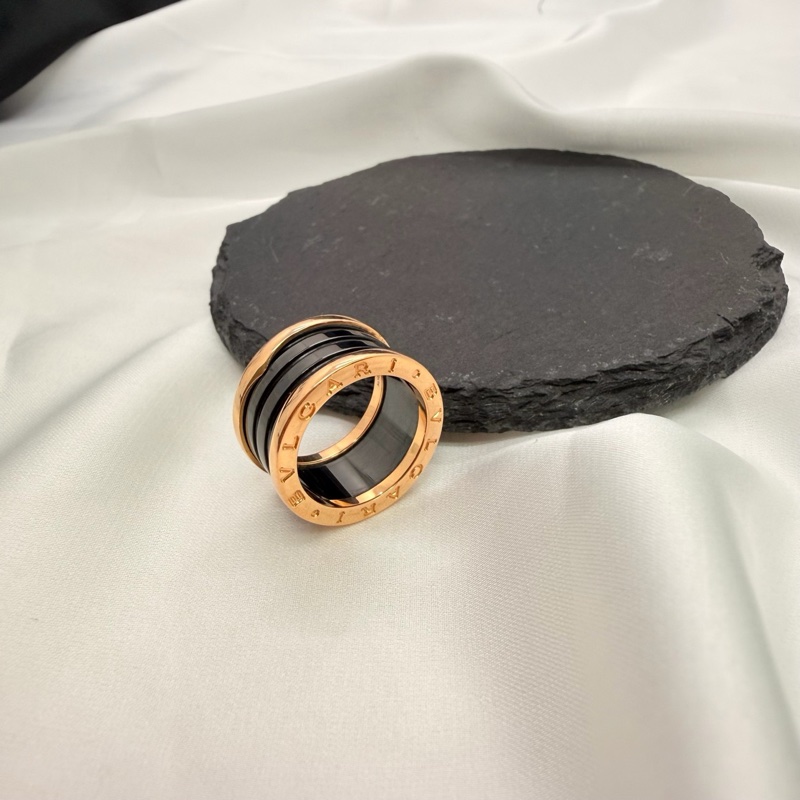 Bvlgari寶格麗玫瑰金四環黑陶瓷戒指52號 單品。-2