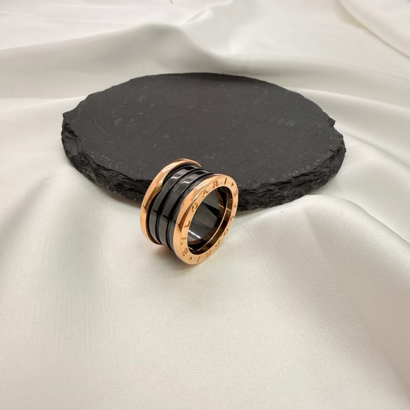 Bvlgari寶格麗玫瑰金四環黑陶瓷戒指52號 單品。-5