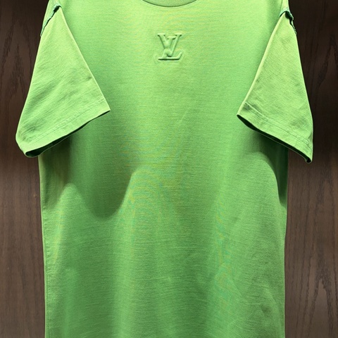 LV路易威登 LOUIS VUITTON 95新浮雕LOGO綠色S 短袖T恤