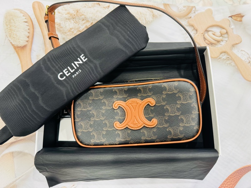 全新Celine 迷你 Cuir Triomphe 老花凱旋門相機包-0