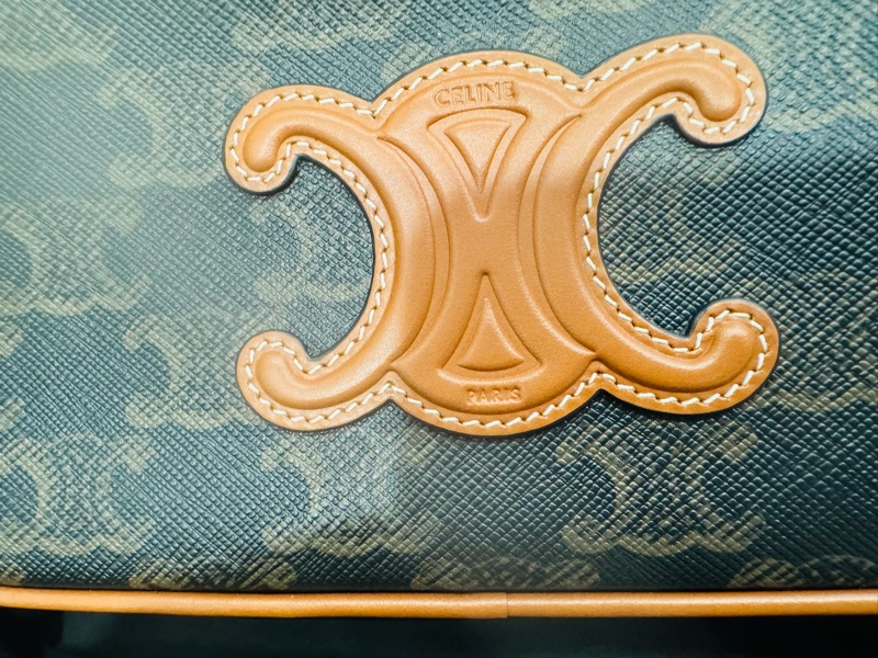 全新Celine 迷你 Cuir Triomphe 老花凱旋門相機包-2