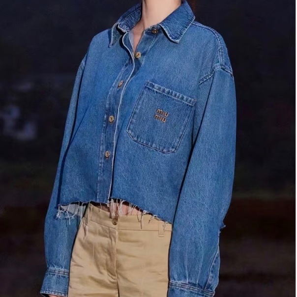 MIU MIU 復古水洗藍毛邊短款牛仔外套-2