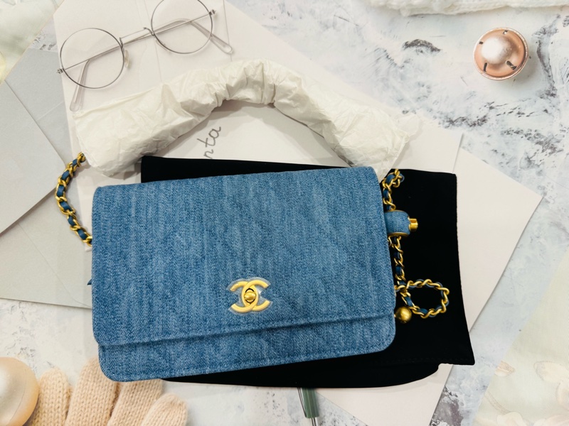 全新 CHANEL 可調式牛仔金球 晶片款WOC 全新閒置未使用-0