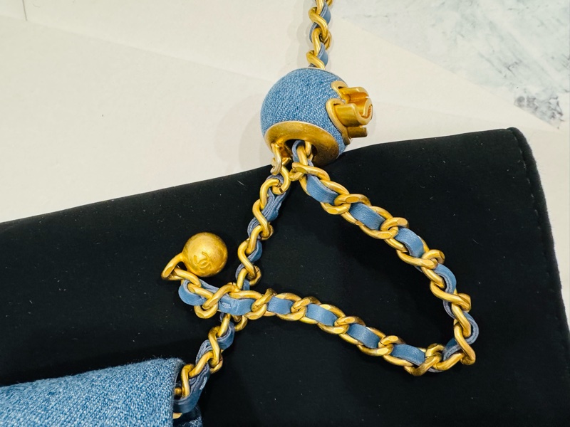 全新 CHANEL 可調式牛仔金球 晶片款WOC 全新閒置未使用-13