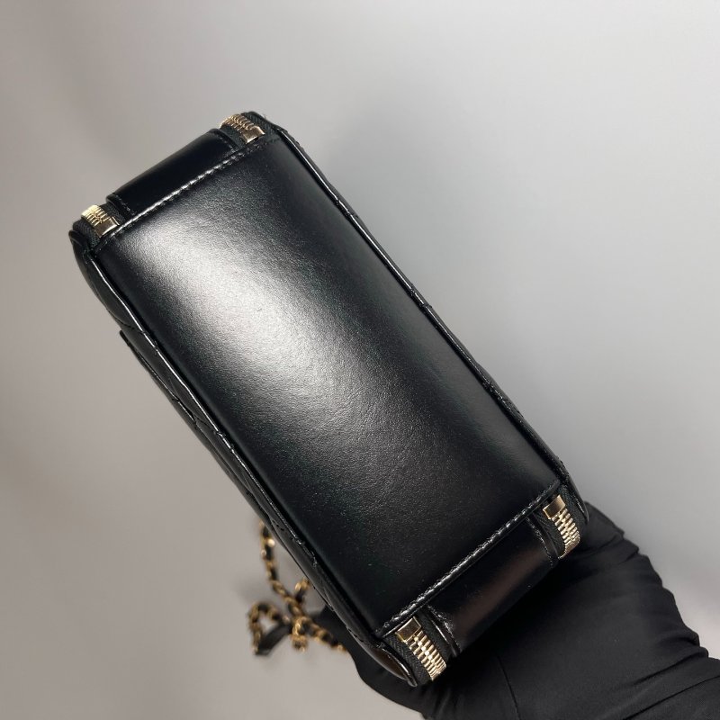 CHANEL 化妝盒小牛皮黑 晶片款-4