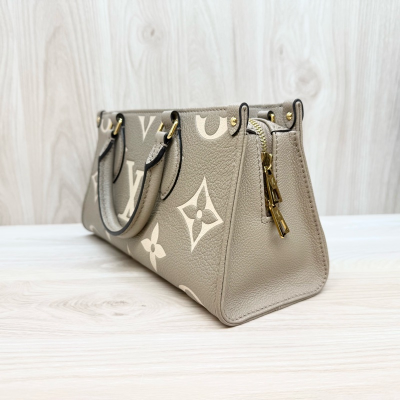 LV 斑鳩灰OnTheGo East West包/M23641-2