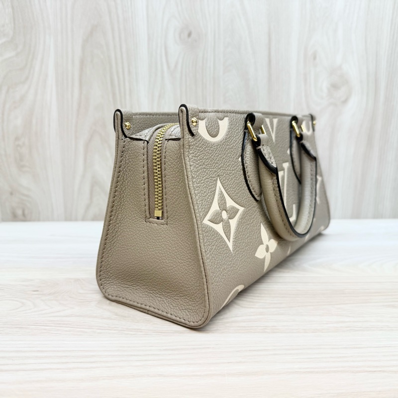 LV 斑鳩灰OnTheGo East West包/M23641-3