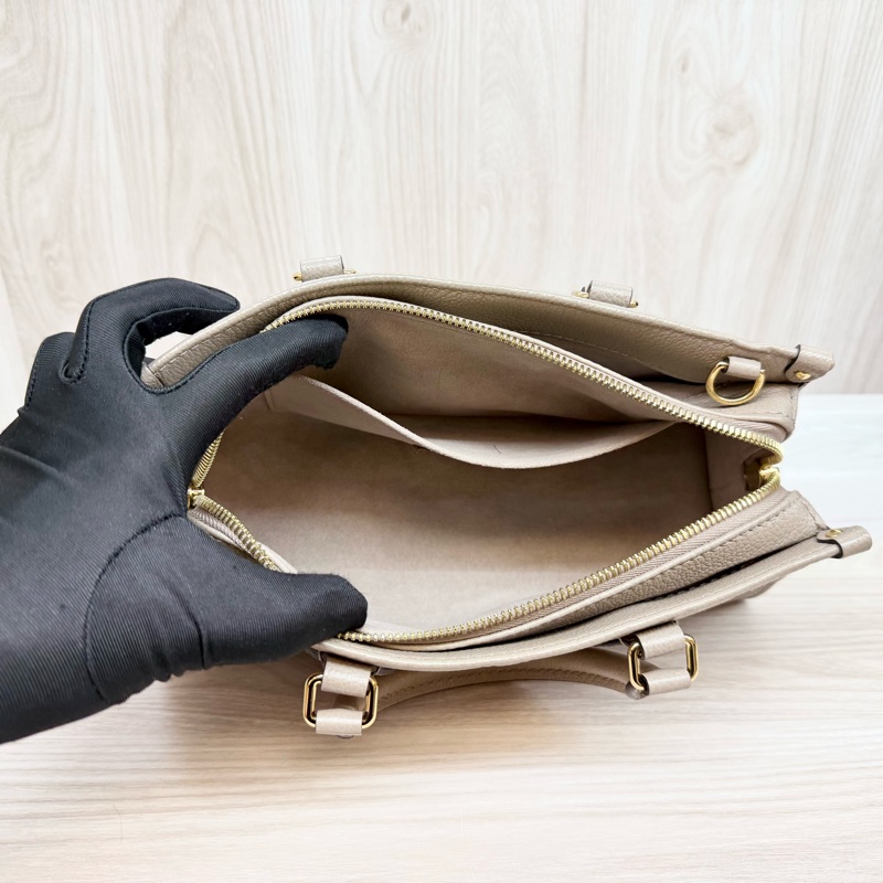 LV 斑鳩灰OnTheGo East West包/M23641-10