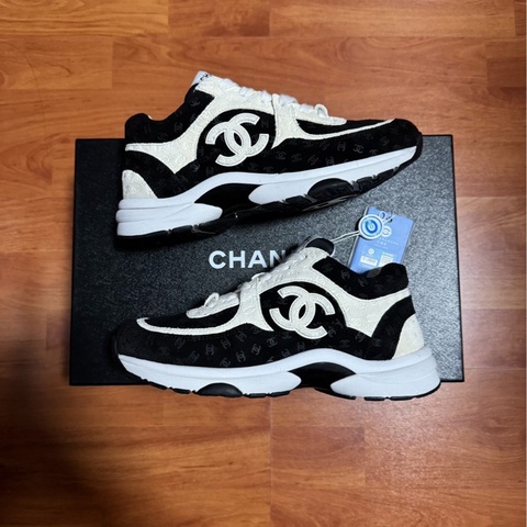 Chanel香奈兒徽標壓印運動鞋 雙C暗紋女鞋 黑白 36碼