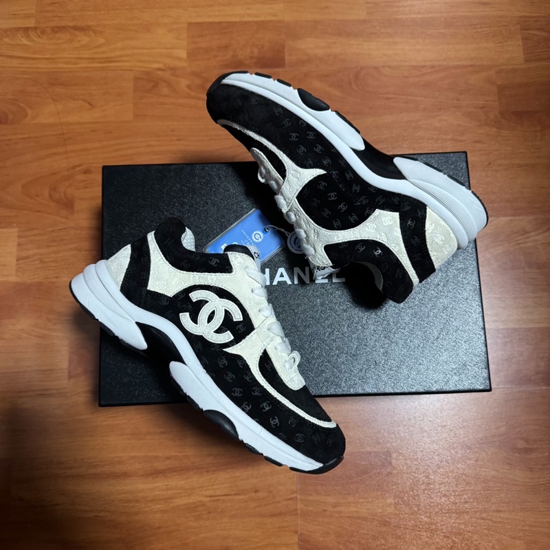 Chanel香奈兒徽標壓印運動鞋 雙C暗紋女鞋 黑白 36碼-7