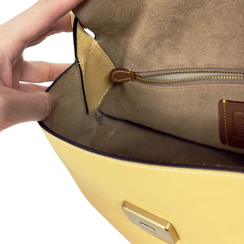 COACH Chelsea 30 肩背包-22