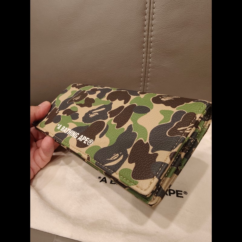現貨在台,日本帶回最後一個bape綠色迷彩長夾-7
