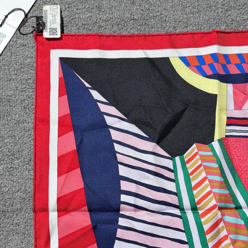 Hermes愛馬仕幻想中的馬鞍方形絲巾-2