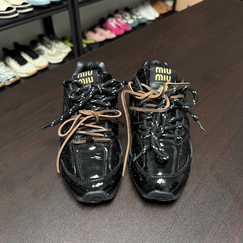 miumiu繆繆 nb聯名530薄底鞋德訓鞋 漆皮黑 35.5碼-1