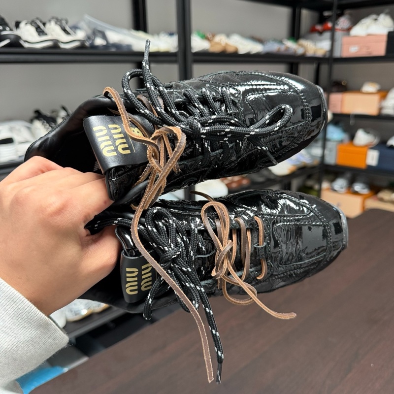 miumiu繆繆 nb聯名530薄底鞋德訓鞋 漆皮黑 35.5碼-4