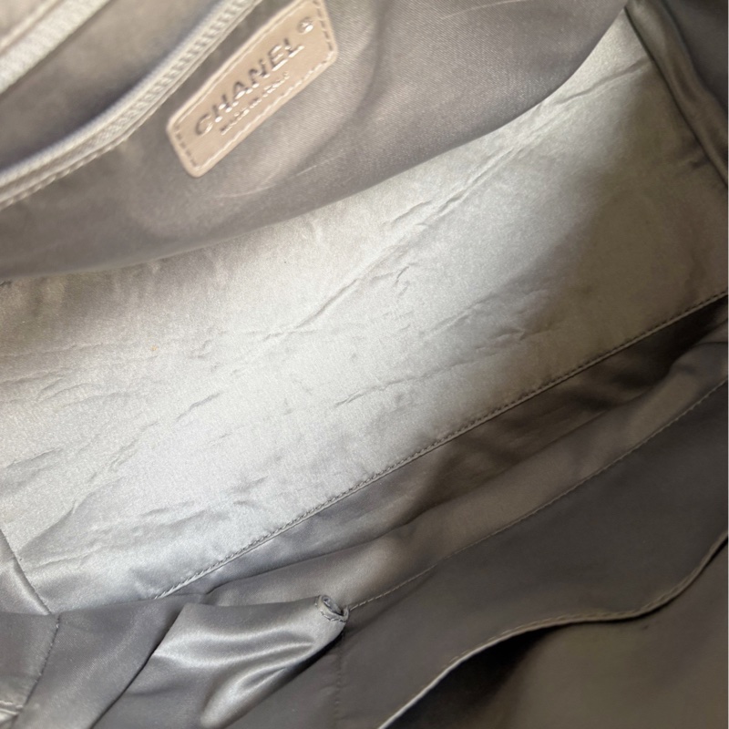 Chanel香奈兒巧克力色魚子醬機車包-7