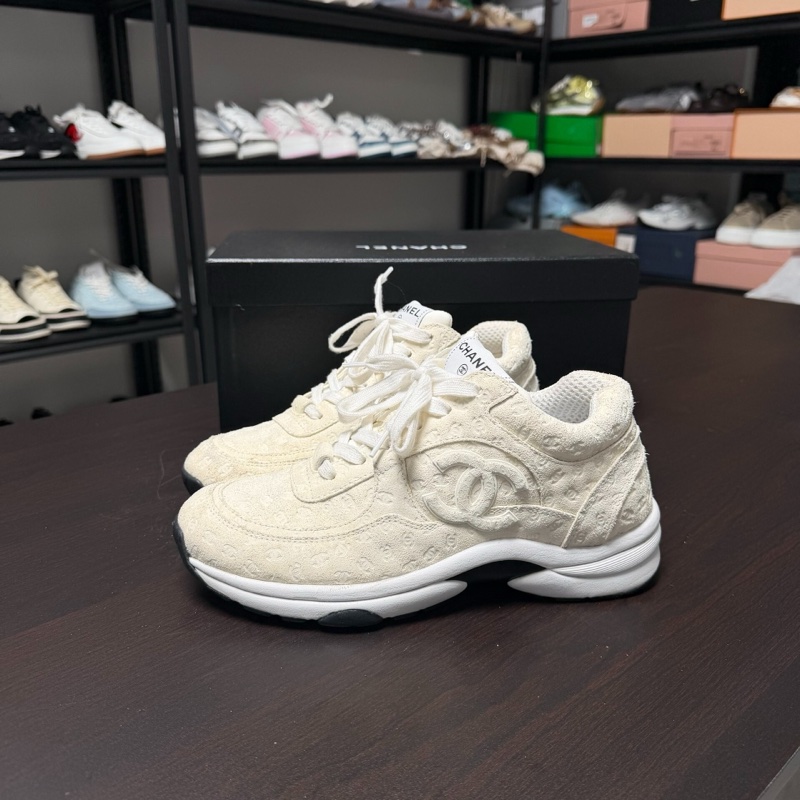 香奈兒Chanel 米色滿印logo熊貓運動鞋 38碼-0