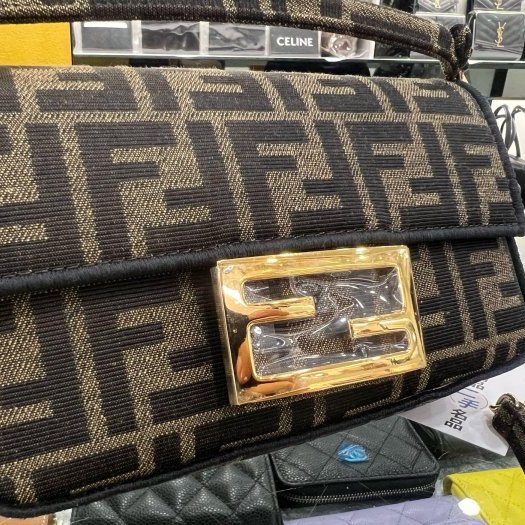 東區正精品㊣FENDI 8BS017 baguette 近全新咖啡色緹花布 FF LOGO 斜背包手提包法棍包兩用包 RZ6379-1