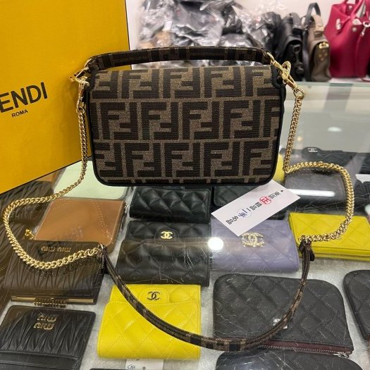 東區正精品㊣FENDI 8BS017 baguette 近全新咖啡色緹花布 FF LOGO 斜背包手提包法棍包兩用包 RZ6379-4