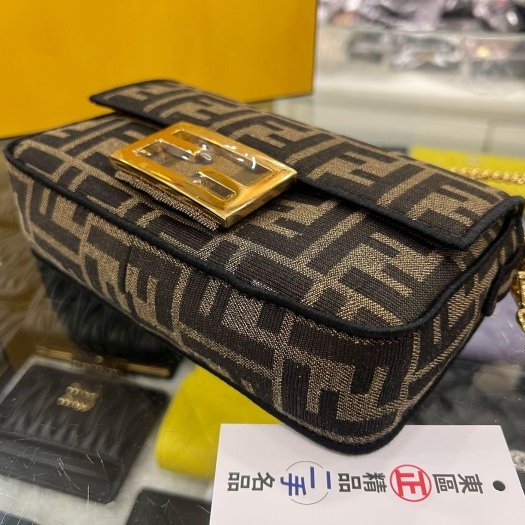 東區正精品㊣FENDI 8BS017 baguette 近全新咖啡色緹花布 FF LOGO 斜背包手提包法棍包兩用包 RZ6379-9