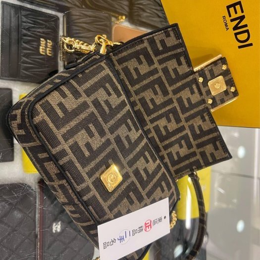 東區正精品㊣FENDI 8BS017 baguette 近全新咖啡色緹花布 FF LOGO 斜背包手提包法棍包兩用包 RZ6379-10