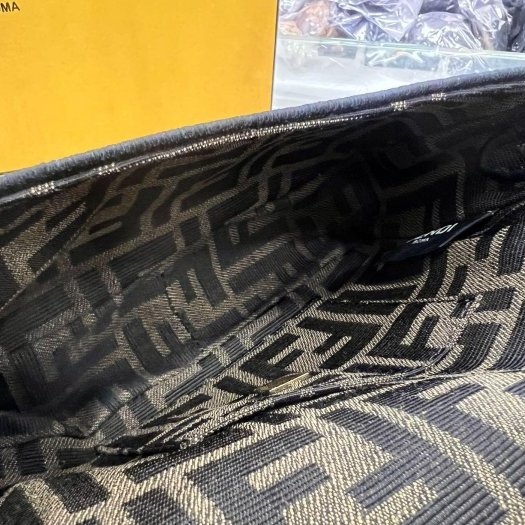 東區正精品㊣FENDI 8BS017 baguette 近全新咖啡色緹花布 FF LOGO 斜背包手提包法棍包兩用包 RZ6379-13