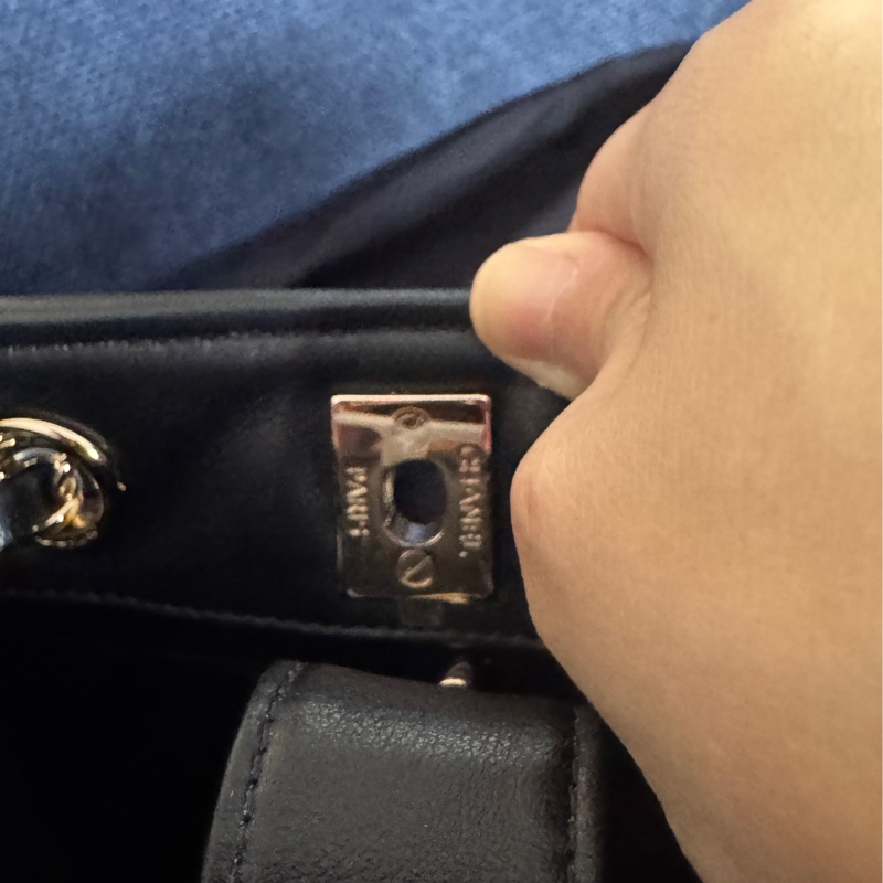 全新CHANEL 香奈兒 經典雙C LOGO 編織拉菲草水桶包 斜背包少見特殊款-15