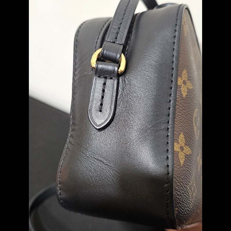 LV Louis Vuitton M43555經典花文黑色流蘇相機斜背包-7