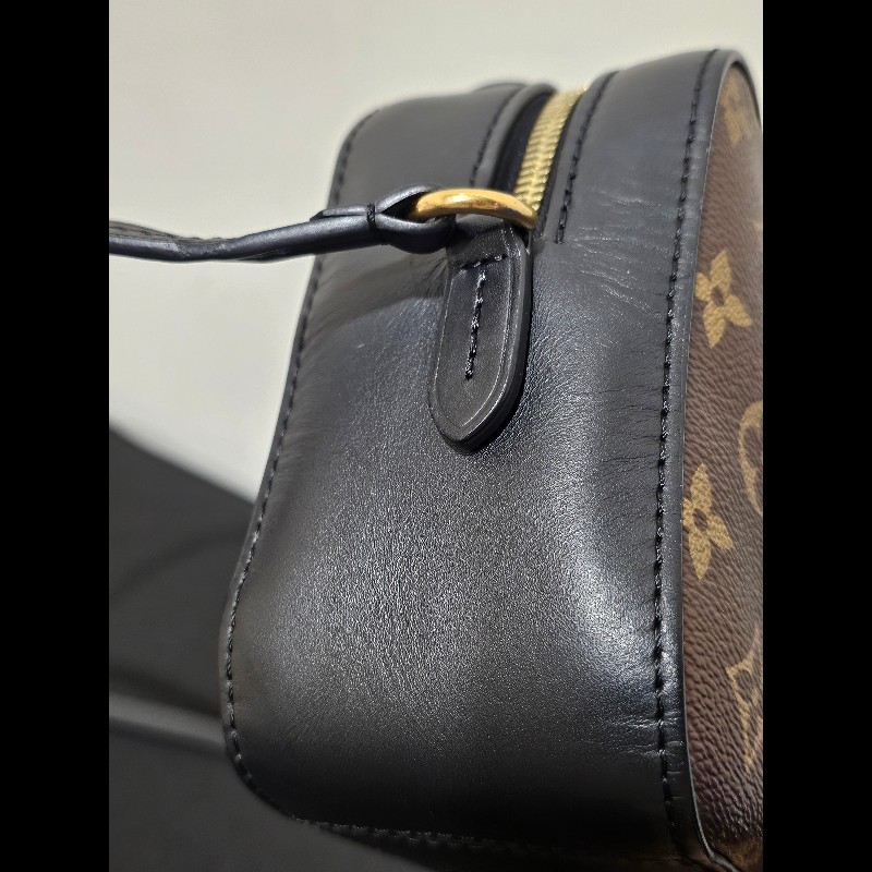 LV Louis Vuitton M43555經典花文黑色流蘇相機斜背包-8