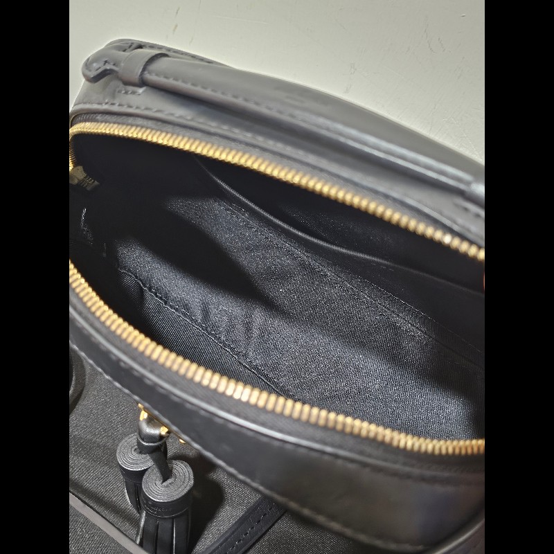 LV Louis Vuitton M43555經典花文黑色流蘇相機斜背包-9
