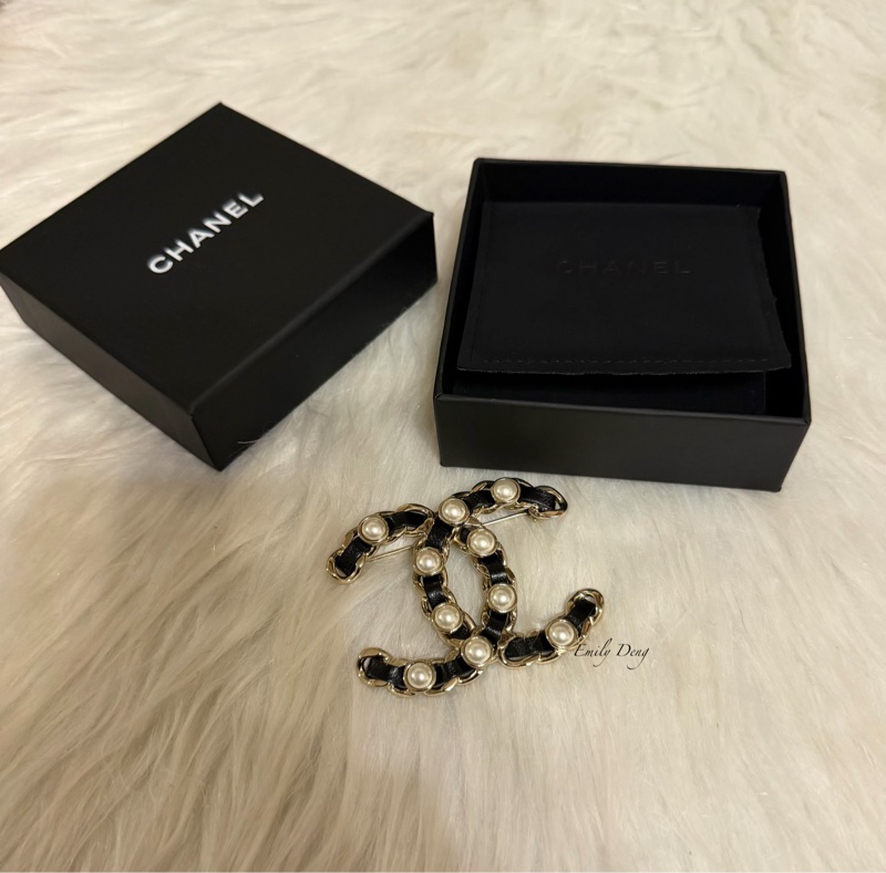 Chanel 經典皮穿鏈胸針-5