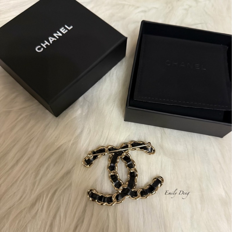 Chanel 經典皮穿鏈胸針-6