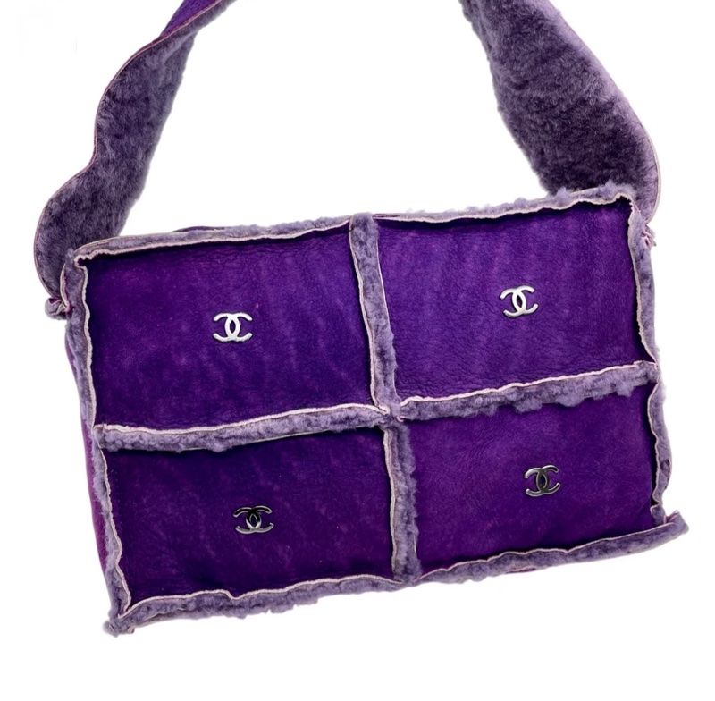 「JL精品代購」9新 Chanel紫色羊羔毛8個logo小斜挎包-2