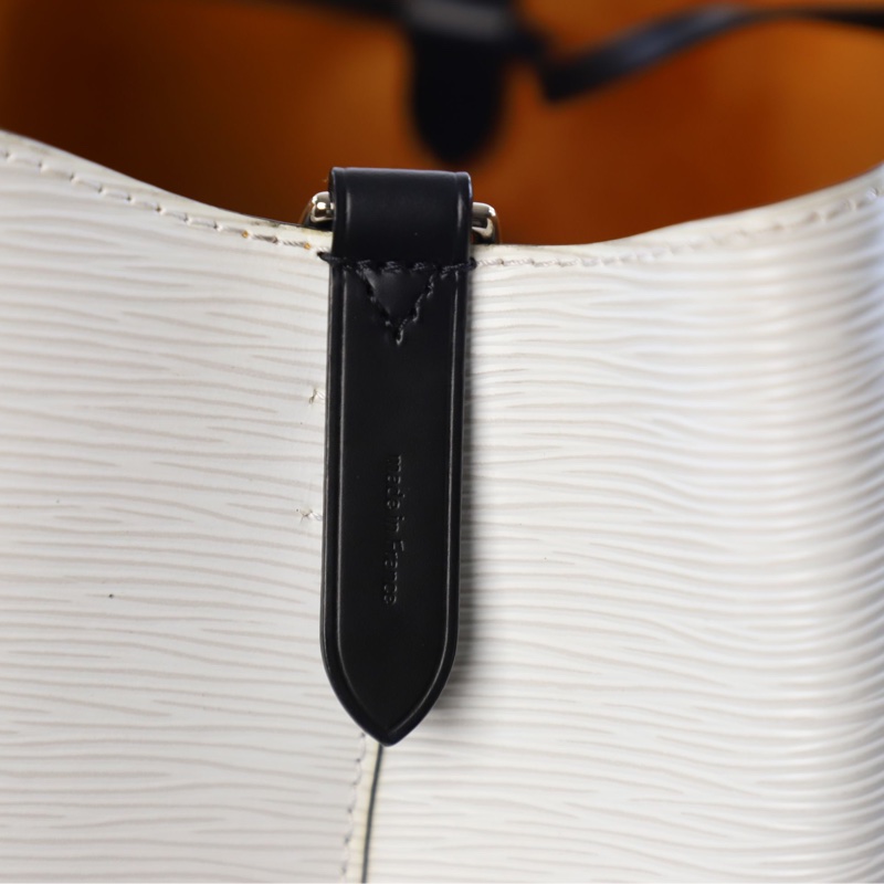 Louis Vuitton路易威登 Neonoe白色Epi皮水波紋水桶包 尺寸:26x26x17.5 皮標款 有芯片-11