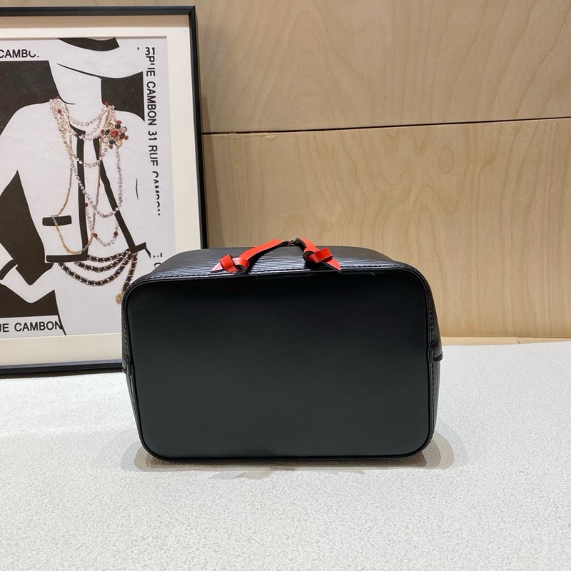 LV 路易威登 Neonoe bb 拼色水波紋水桶包,新款bb號-4