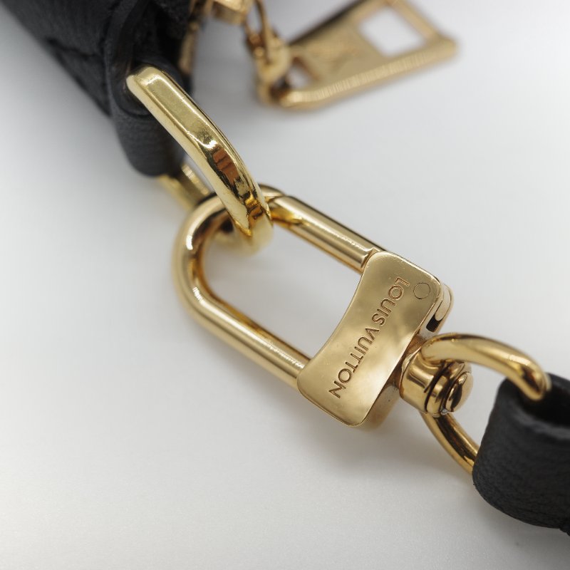 Louis Vuitton 路易威登 BAGATELLE M46002 黑色全皮 壓紋 彎月包 牛角包 斜背包 單肩包-15