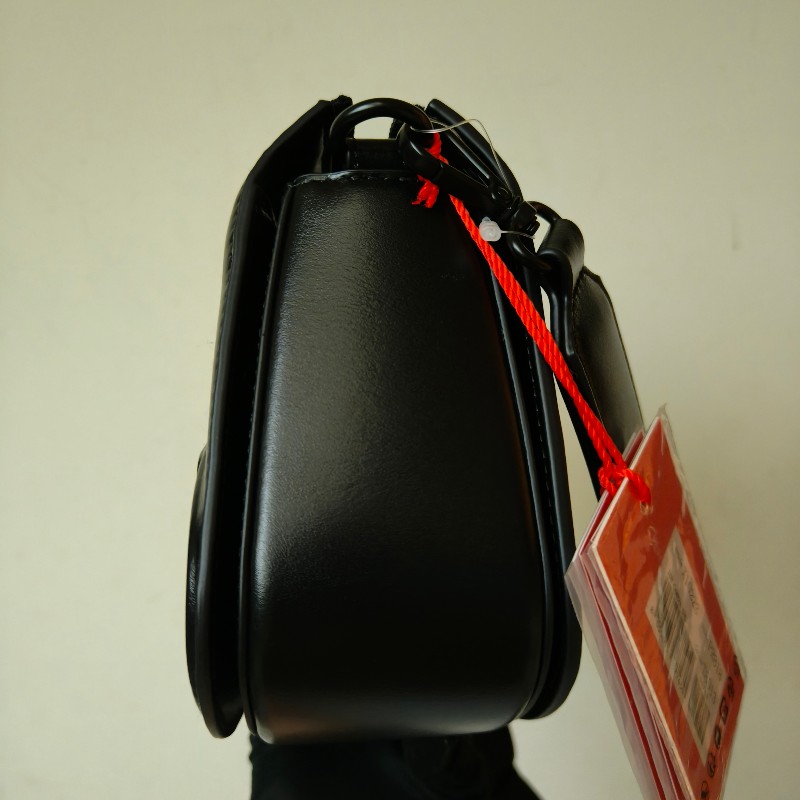 【全新】㊣✨Diesel✨（附防塵袋）黑色 烤漆 D字 潮流 Y2K 相機包 肩背包 斜背包/二手精品/二手包/保證正品-3