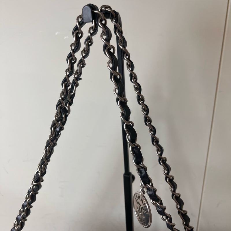 ෆ Chanel 22bag黑銀垃圾袋小號-6