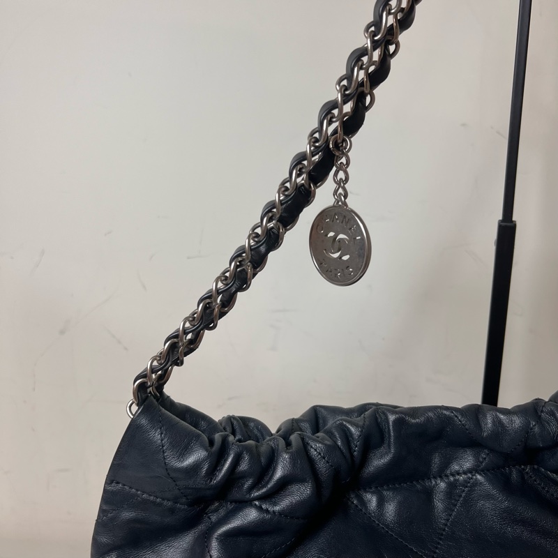 ෆ Chanel 22bag黑銀垃圾袋小號-14