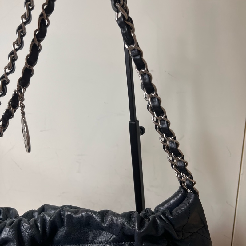 ෆ Chanel 22bag黑銀垃圾袋小號-17
