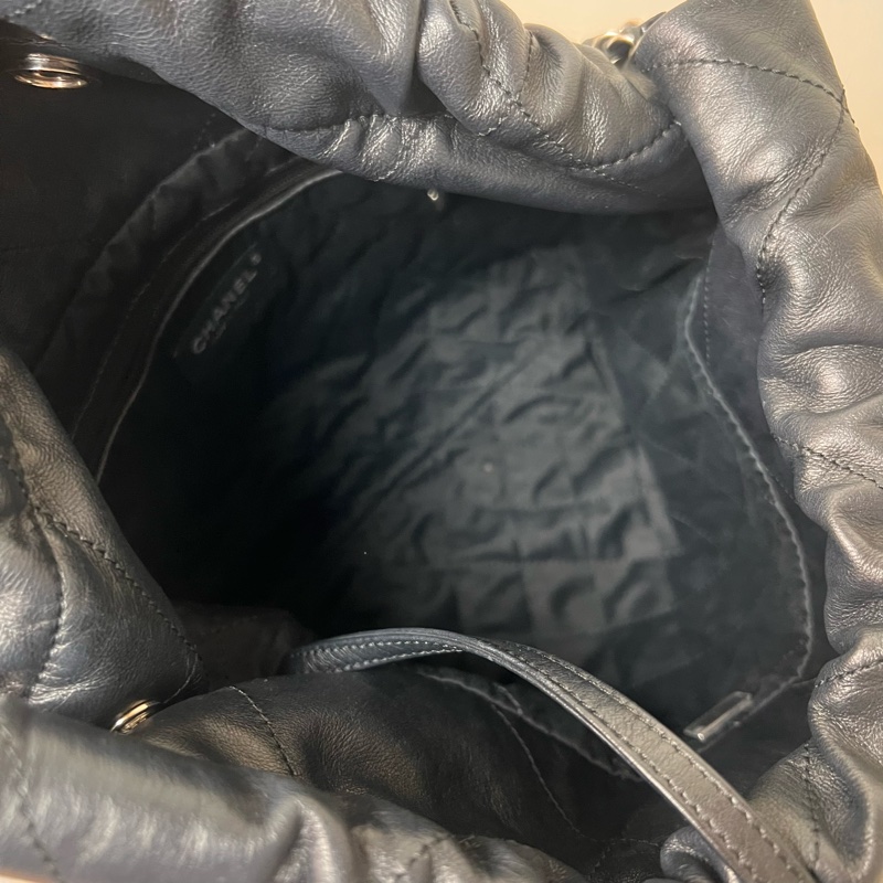 ෆ Chanel 22bag黑銀垃圾袋小號-24