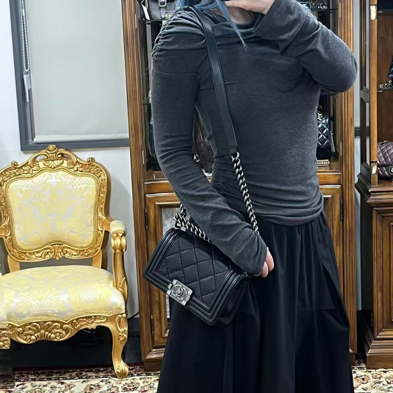 「JL精品代購」香奈兒黑銀羊皮外縫線leboy小號-2