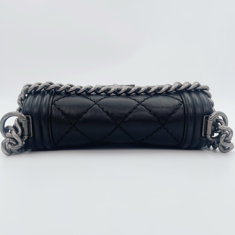 「JL精品代購」香奈兒黑銀羊皮外縫線leboy小號-8