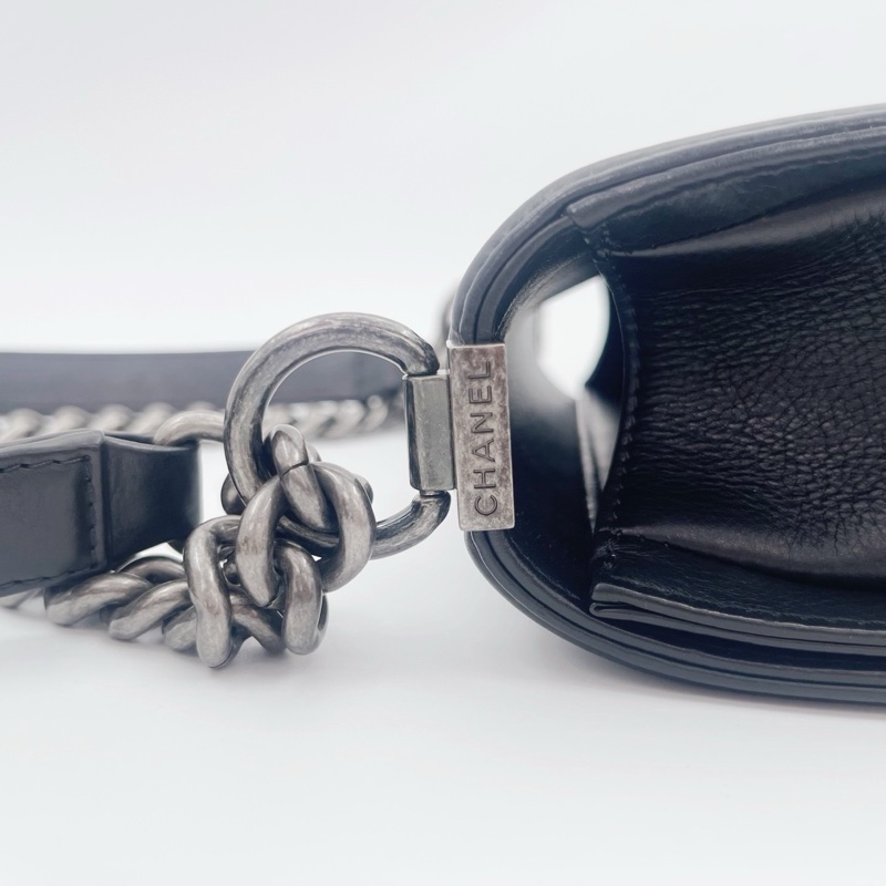 「JL精品代購」香奈兒黑銀羊皮外縫線leboy小號-13