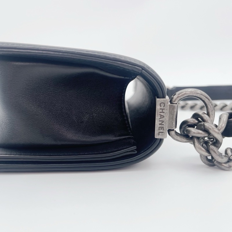 「JL精品代購」香奈兒黑銀羊皮外縫線leboy小號-14